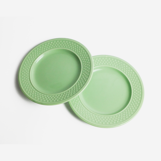 Green dot lunch plate