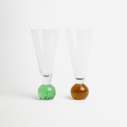 Trechterglazen in groen en amber